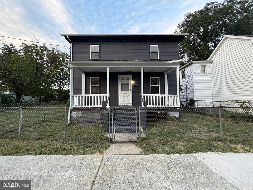 1013 Church St