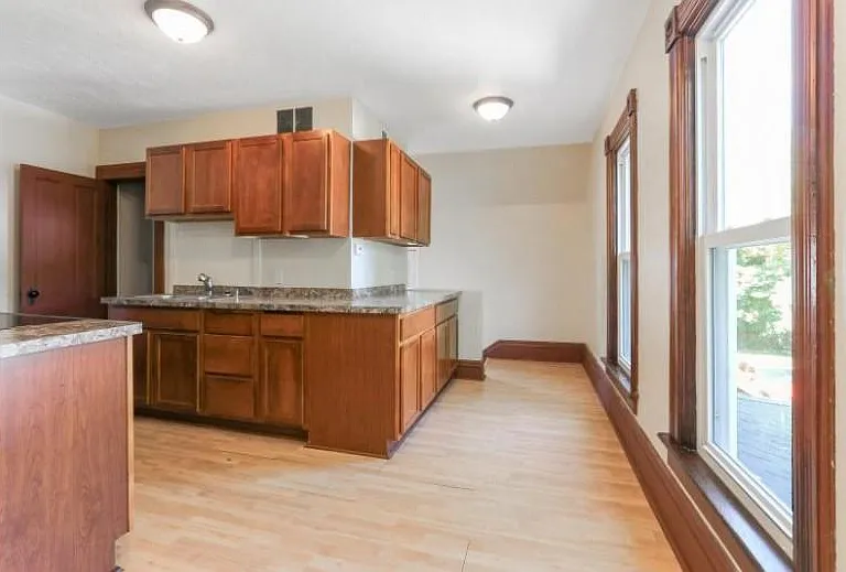 207 N Wisconsin St #207.5 — Photo 1