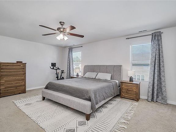 4th image of 103 Linfoot Ct