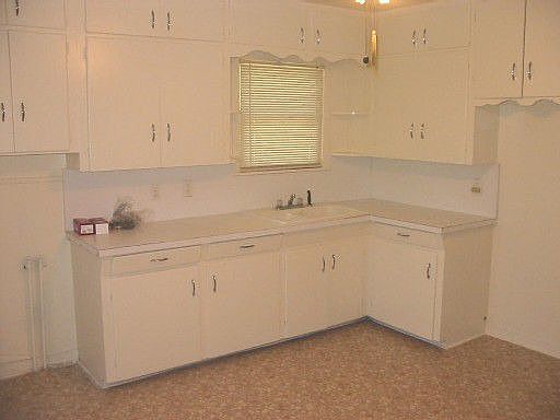 2nd image of 5020 Glade St