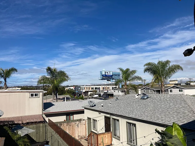 1 Bedroom on Ingraham Street blocks from the beach in Pacific Beach! — Photo 8
