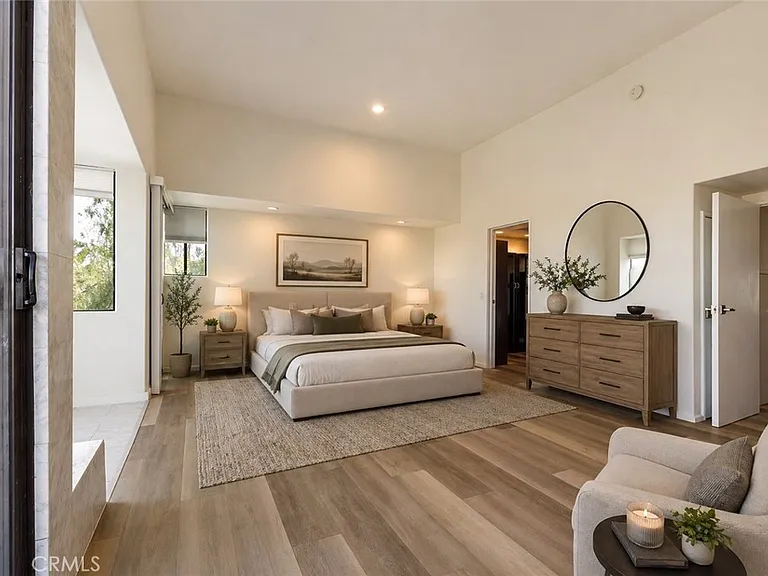5226 Medina Rd — Photo 16