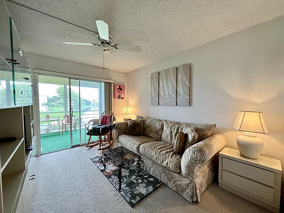 5th image of 285 E Wellington Dr #K