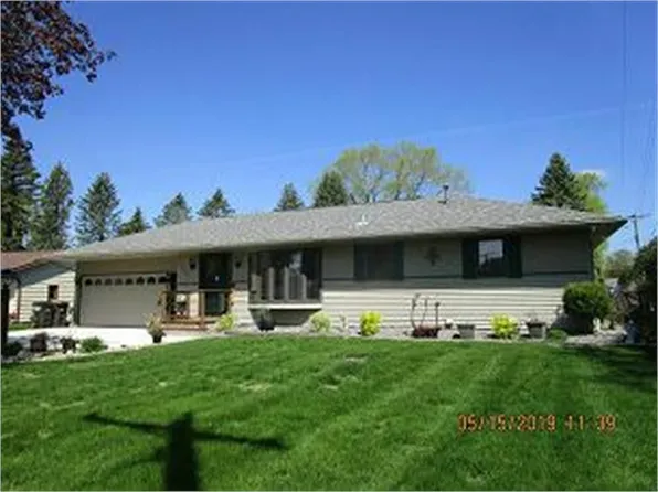 312 Maywood Ave, Eagle Lake, MN 56024