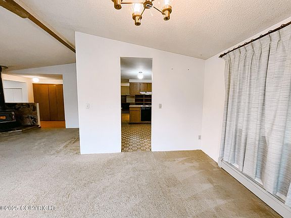 5th image of 505 Unimak St