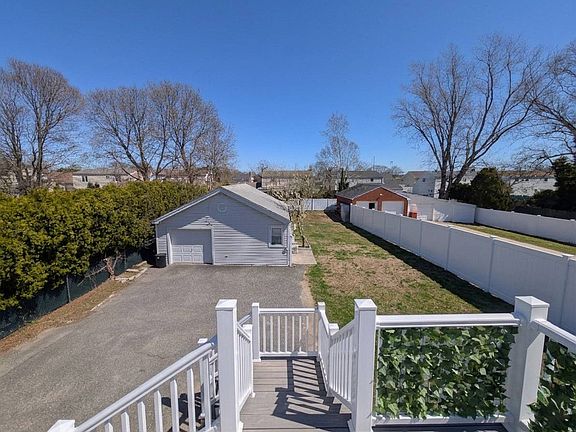5th image of 643 Midvale Ave