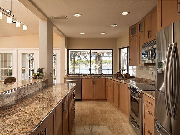 4th image of 13910 Shady Shores Dr
