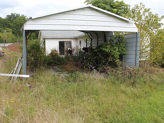 4th image of 27 Reese Ln