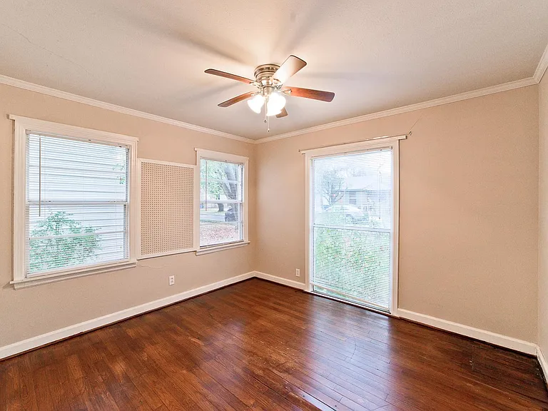 4434 Somerville Ave — Photo 12
