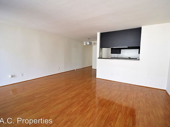 5th image of 14033 Bessemer St APT 206
