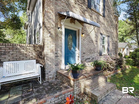 4th image of 15 Alexander St