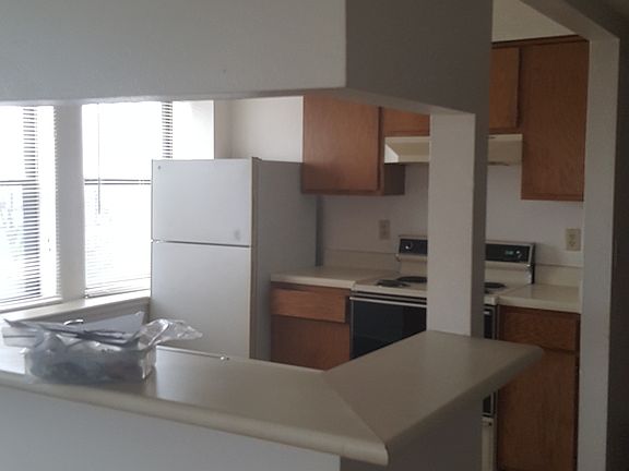 4th image of 3223 Harrison St APT 3A