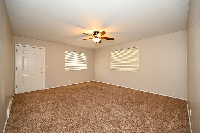 918 E Vics Rd — Photo 8