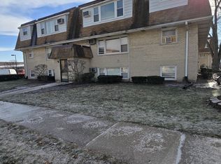 9911 W 58th St Unit 2, Countryside, IL 60525