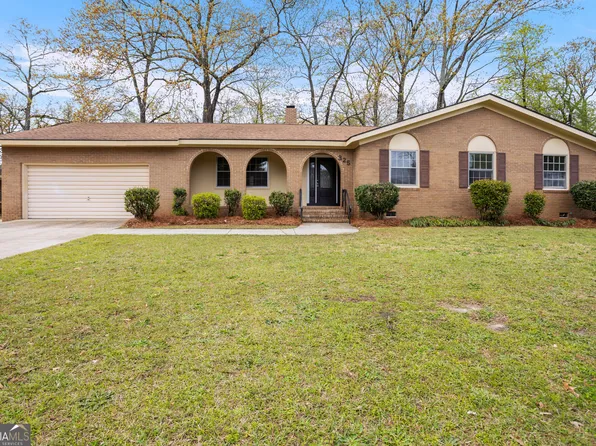 325 Meadowridge Dr, Warner Robins, GA 31093