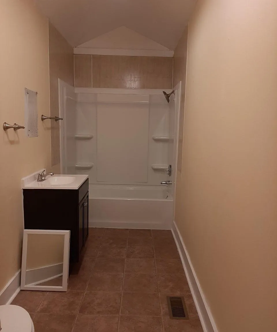 3 bed, 1150 sqft, $1,295 — Photo 3