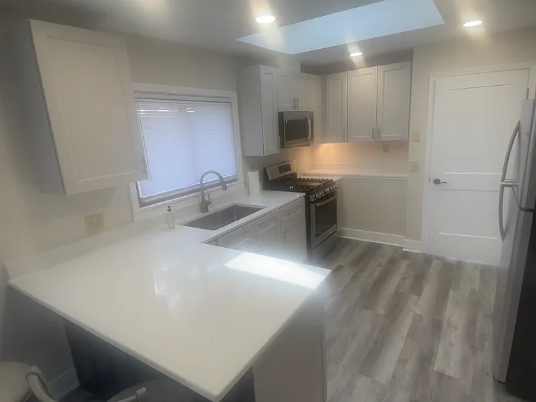118 Homer St — Photo 3