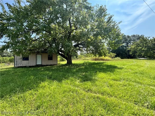 S 85th St E, Porum, OK 74455