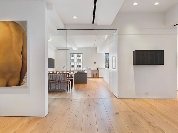 3rd image of 898 Park Ave