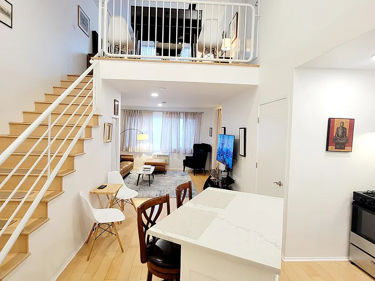 1230 N June St #214 — Photo 16