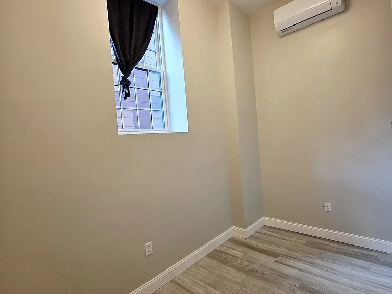 150 Middlesex St #306 — Photo 8