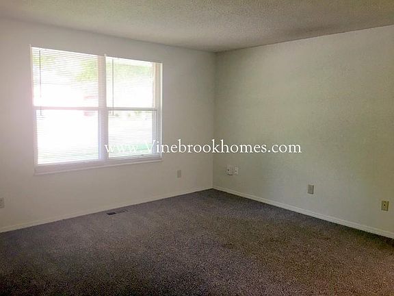 4th image of 6461 Rolling Glen Dr