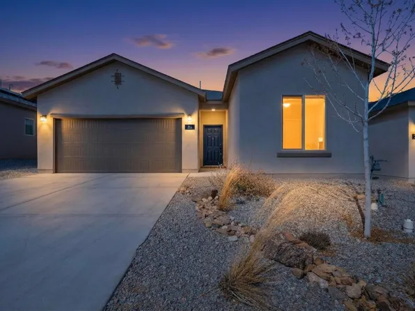 211 Prism Ave SW, Rio Rancho, NM 87124