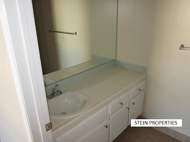 13610 Moorpark St #108 — Photo 12