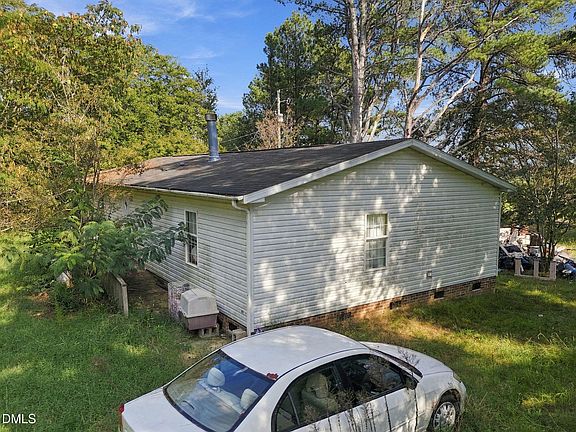 2nd image of 561 Schloss Rd