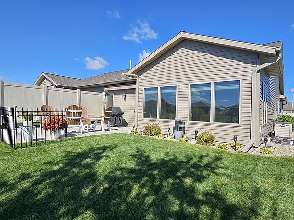 3rd image of 3356 Prairie Meadow Dr Unit B