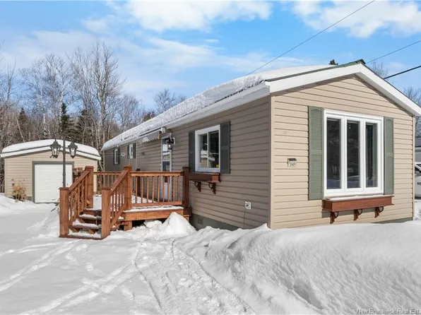 240 Birchgrove, Beresford, NB E8K 1G7