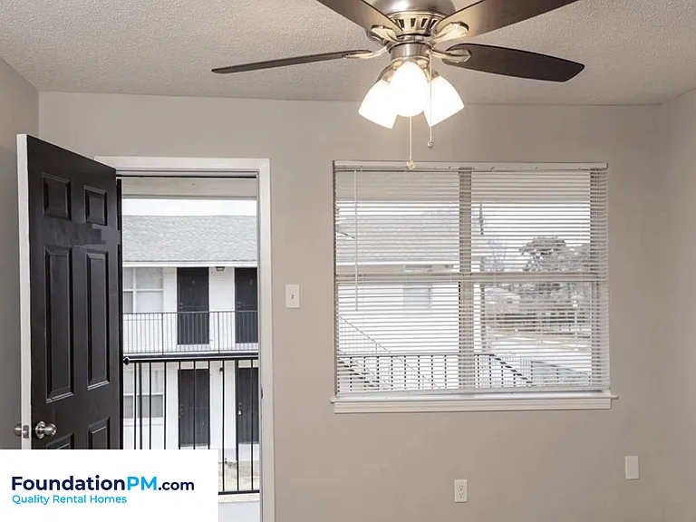 267 Greenlaw Ave #12 — Photo 8