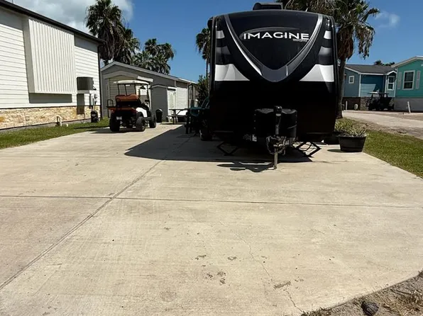 390 Sand Dollar Dr, Port Isabel, TX 78578