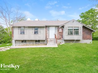 1613 NW Winchester Pl, Blue Springs, MO 64015