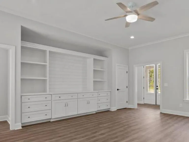 467 Eagle Trace Dr — Photo 3