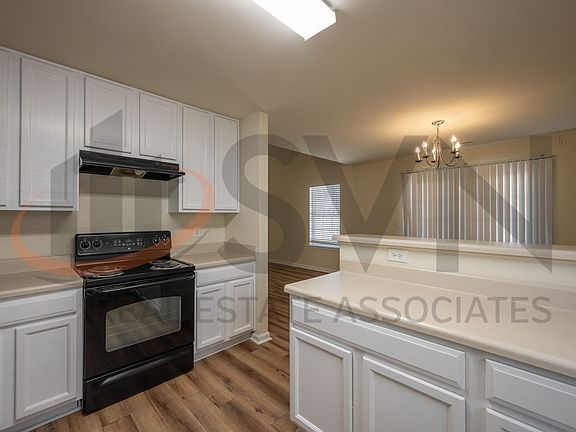 3rd image of 311 Weeping Willow Dr