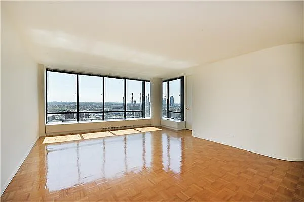 Rented by Solow Realty | media 2