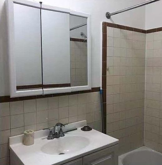 2nd image of 2031 121st St #2