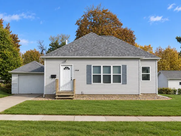 1908 Franklin St, Cedar Falls, IA 50613