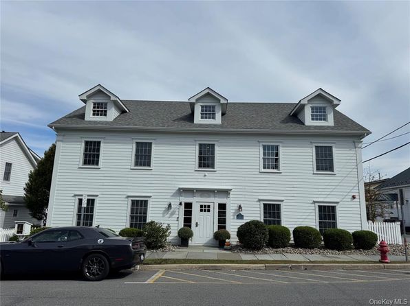 140 Clinton St #201