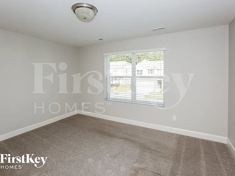 9225 Evans Creek Ct — Photo 10