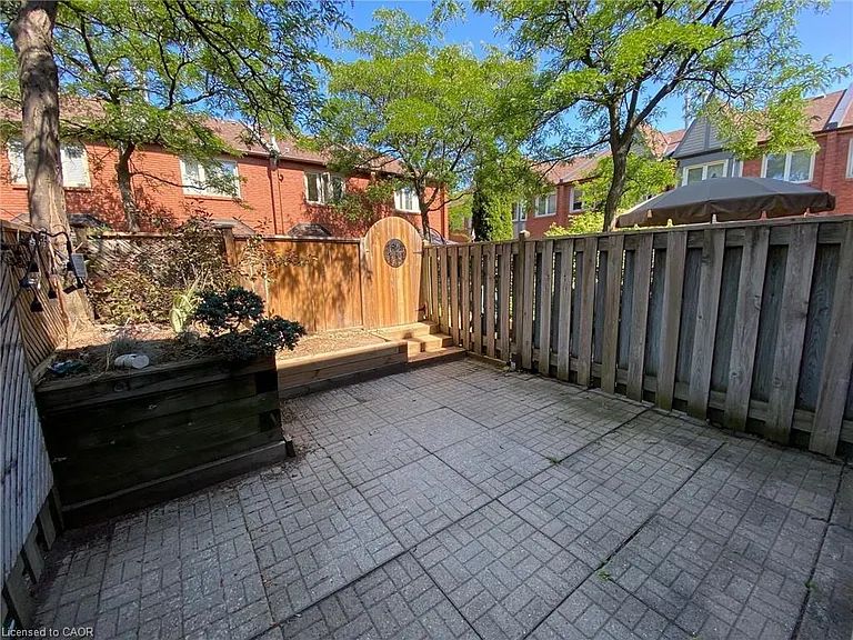 895 Maple Ave #124 — Photo 26