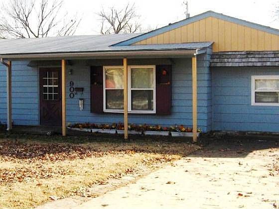 1st image of 900 Gray Ave