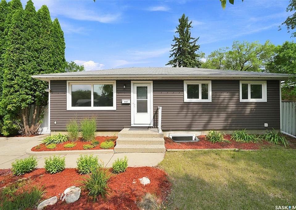 1st image of 1315 Wilson CRESCENT