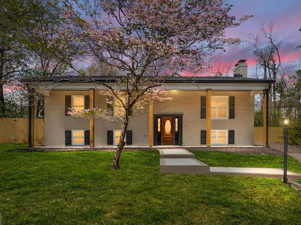 1712 Raines Dr, Fredericksburg, VA 22401