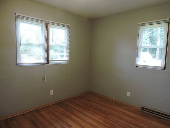 5th image of 1526 W 2nd St