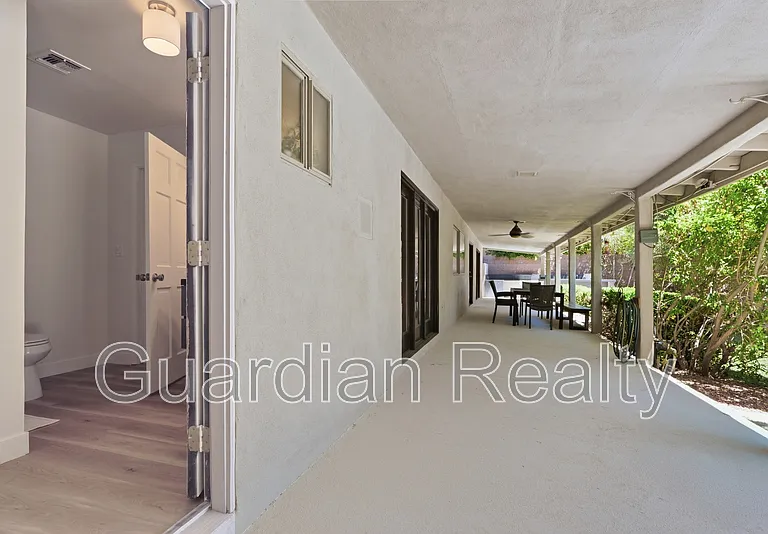 3007 La Mesa Dr — Photo 16