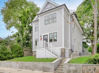 60 Johnswood Rd FLOOR 3, Roslindale, MA 02131