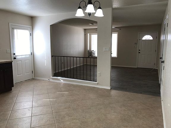 3rd image of 13024 Enrique Gomez Ln