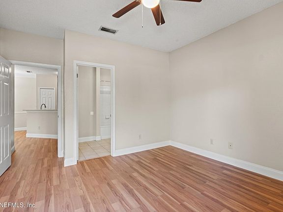 5th image of 10000 Gate Pkwy #311
